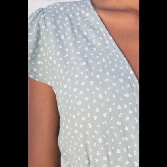 Brandy Melville Green Floral Robbie Wrap Dress - Picture 4 of 7